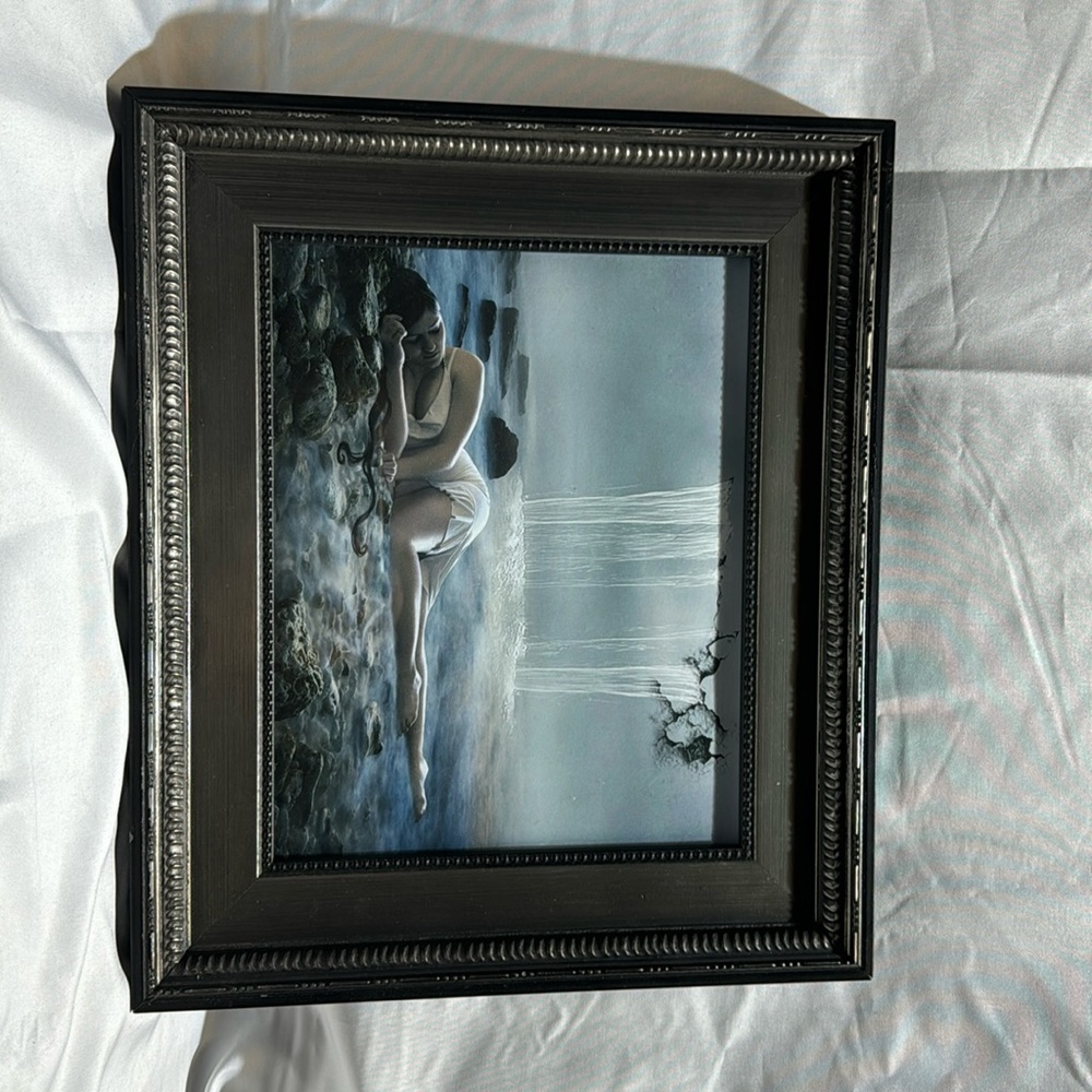Picture Lady in the waterfall